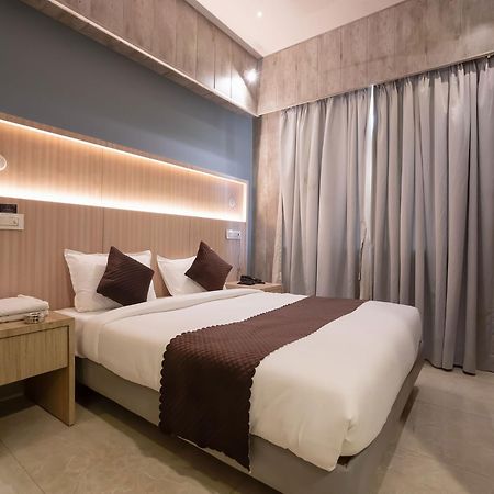 Hotel Grand Seasons- Нави Мумбай Екстериор снимка