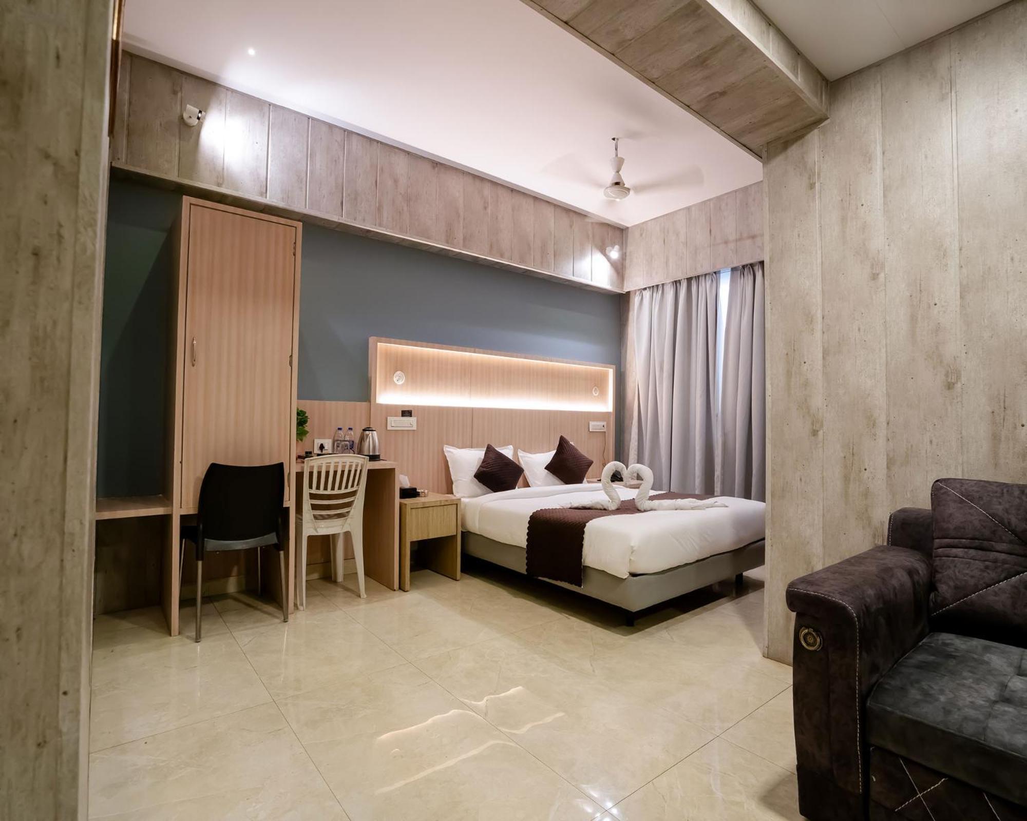Hotel Grand Seasons- Нави Мумбай Екстериор снимка